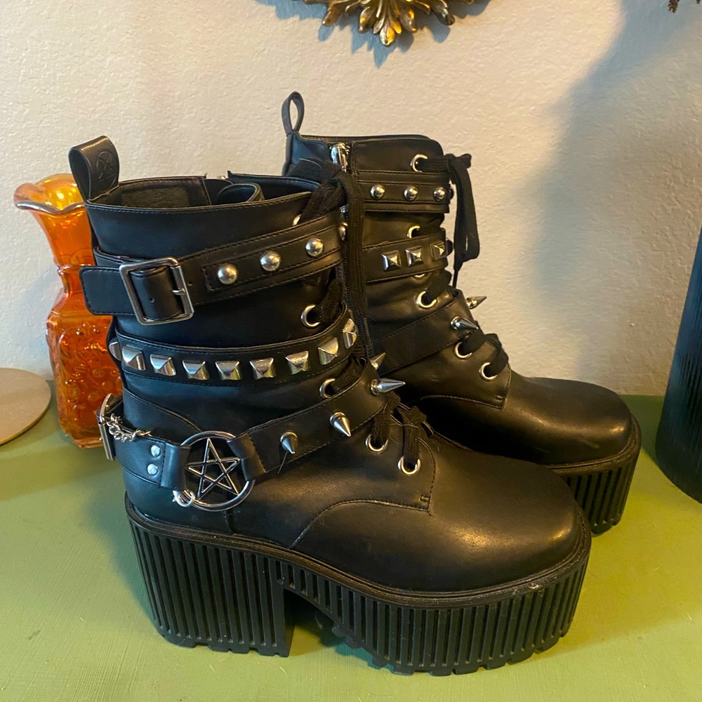 Goth-Punk platform killstar boots